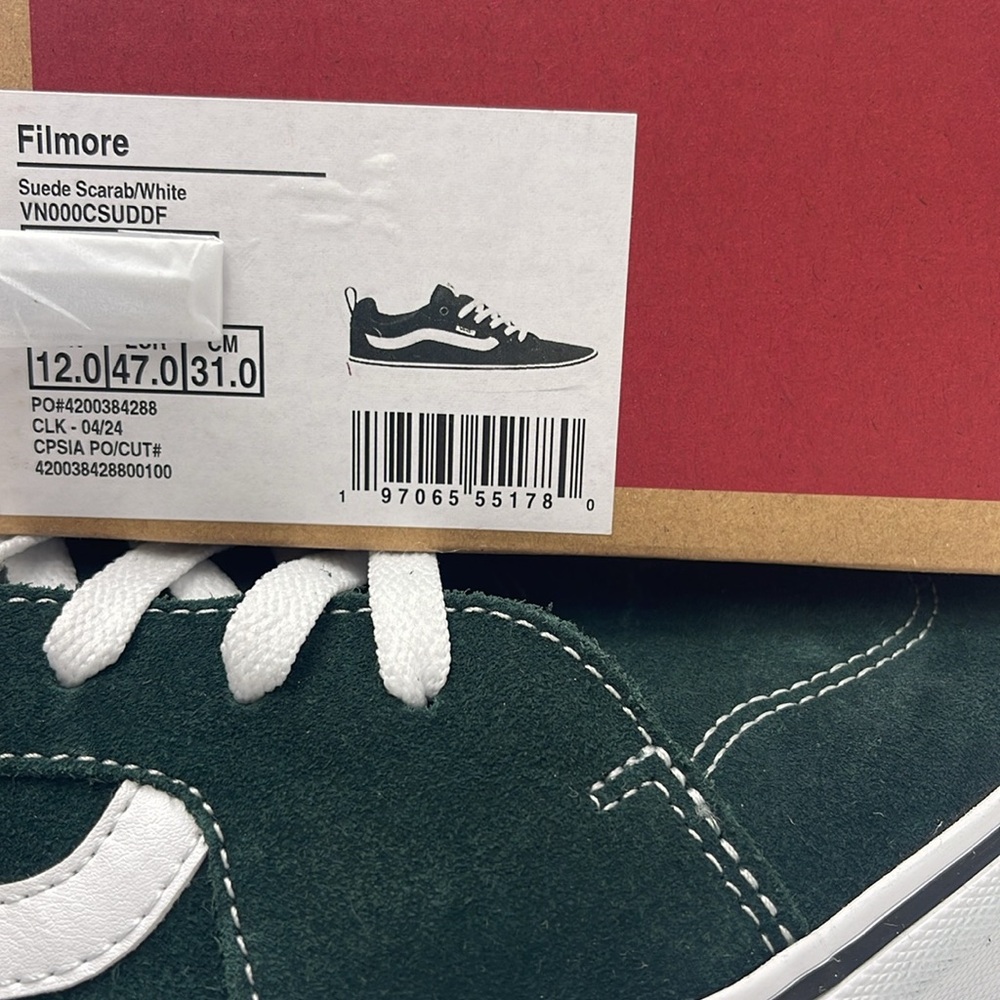Vans Men’s Filmore Suede Scarab/White
VN000CSUDDF
Sneakerss - Picture 16 of 16